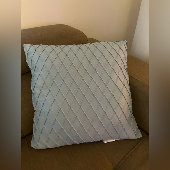 Decorative Pillow 18 in x 18 in. - Picture 5 of 8